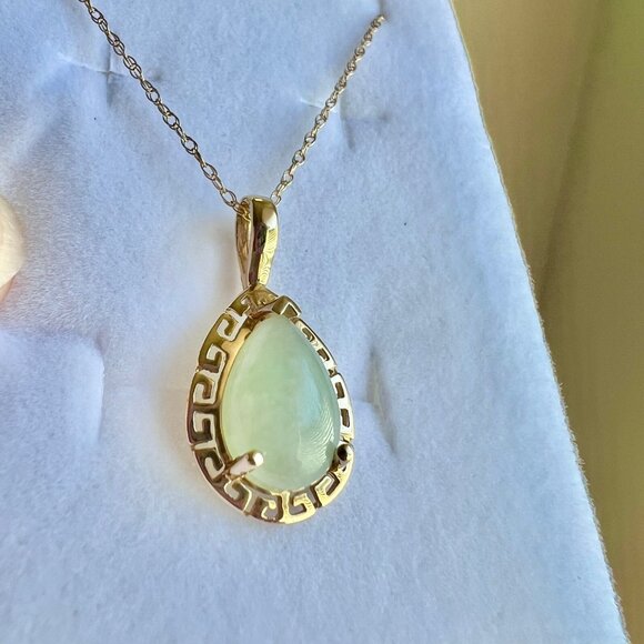 Green Jade Pendant Necklace 10K Gold Pendant, 14K Gold Chain - Picture 2 of 16